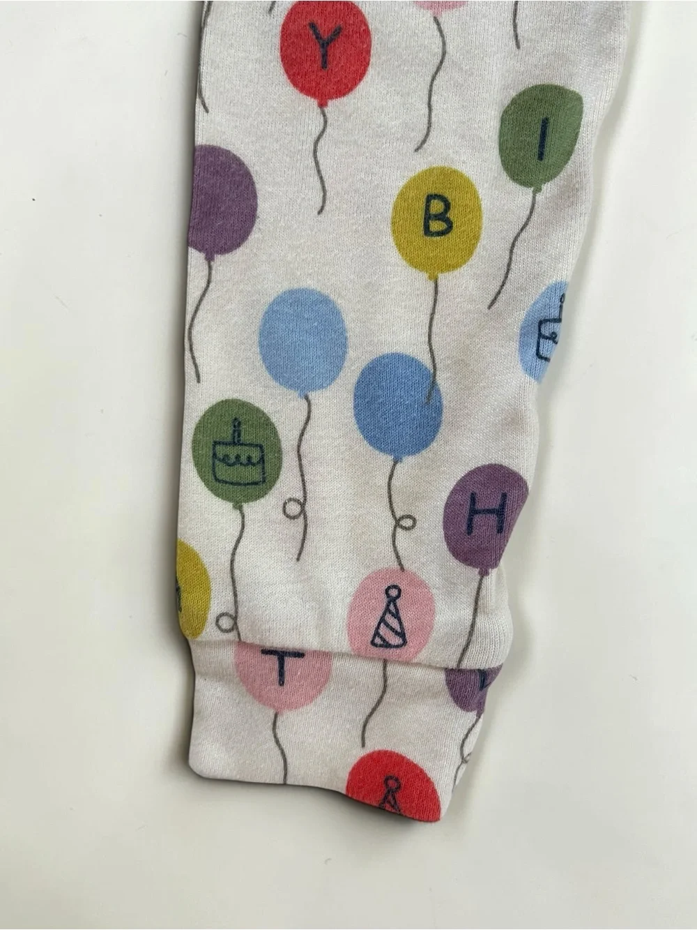 GAP VGUC Colorful Organic Cotton Happy Birthday Balloon Print Pajama Set